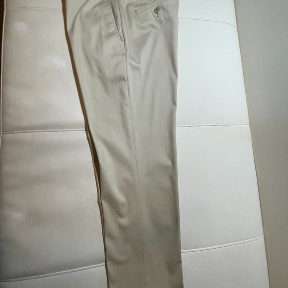 Men's Haggar Khaki Pants, Size 34 - Picture 3 of 9